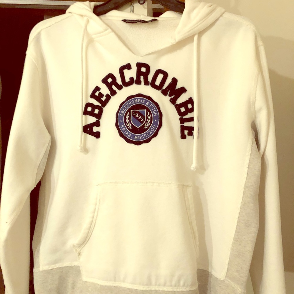 A&F Hoodie med $69 $60